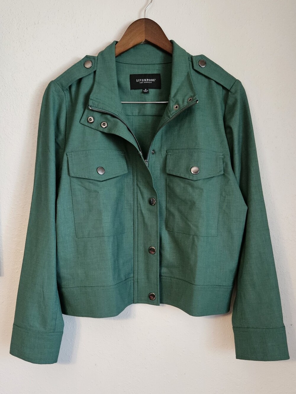 Liverpool NWT Crop Stretch Sateen Utility Jacket In Serpentine M